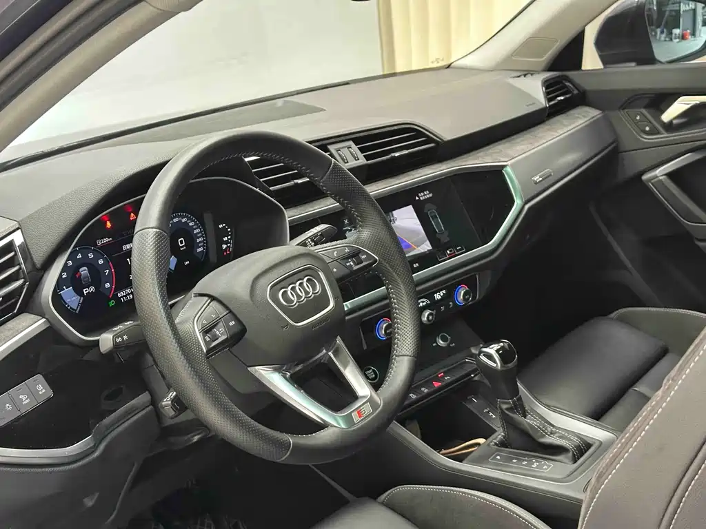 Audi Q3 Sportback 2021 — фото 13