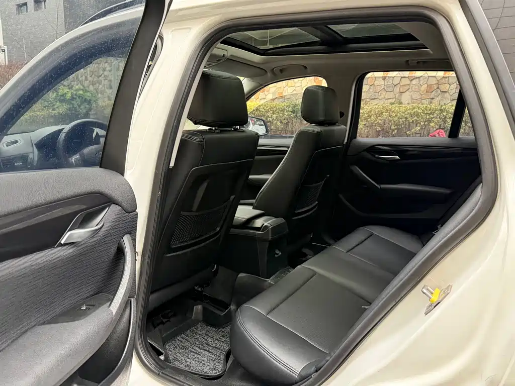 BMW X1 2017 — фото 13
