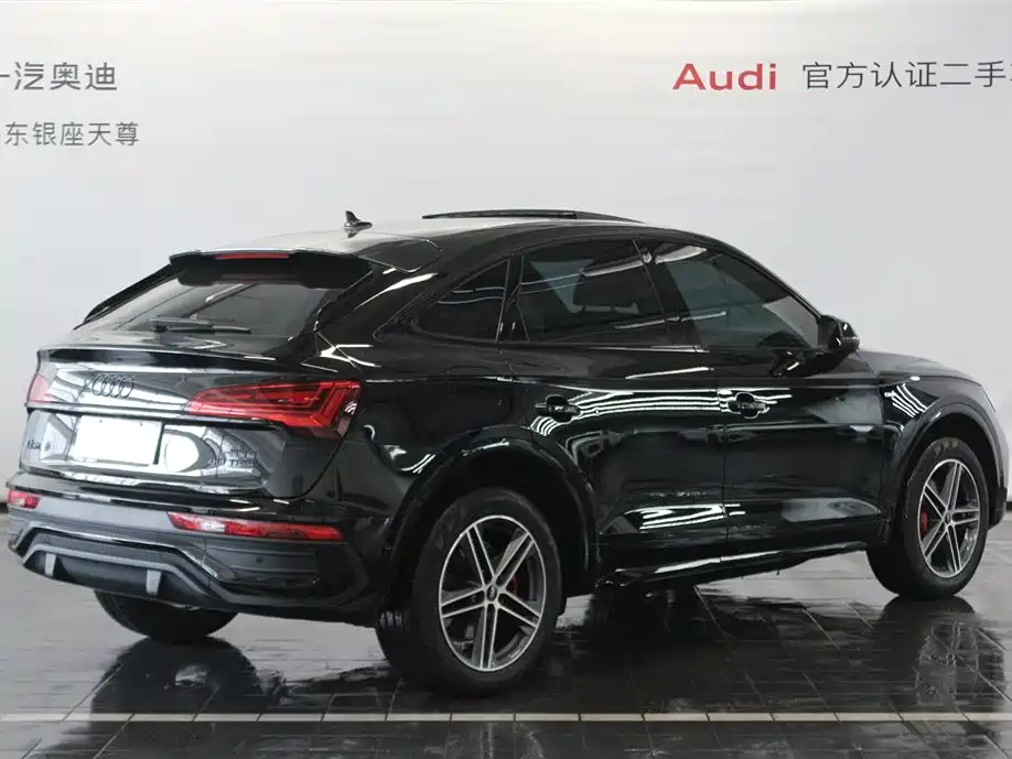 Audi Q5L Sportback 2024 — фото 5