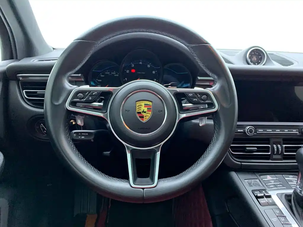 Porsche Macan 2021 — фото 22