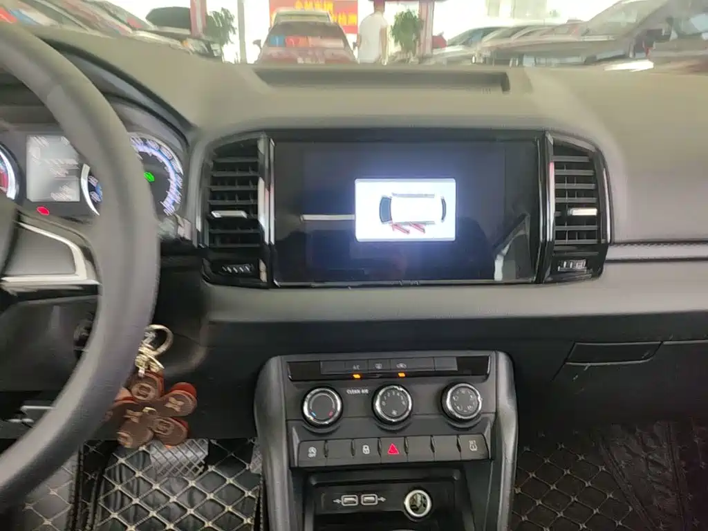 Skoda Karoq 2020 — фото 13