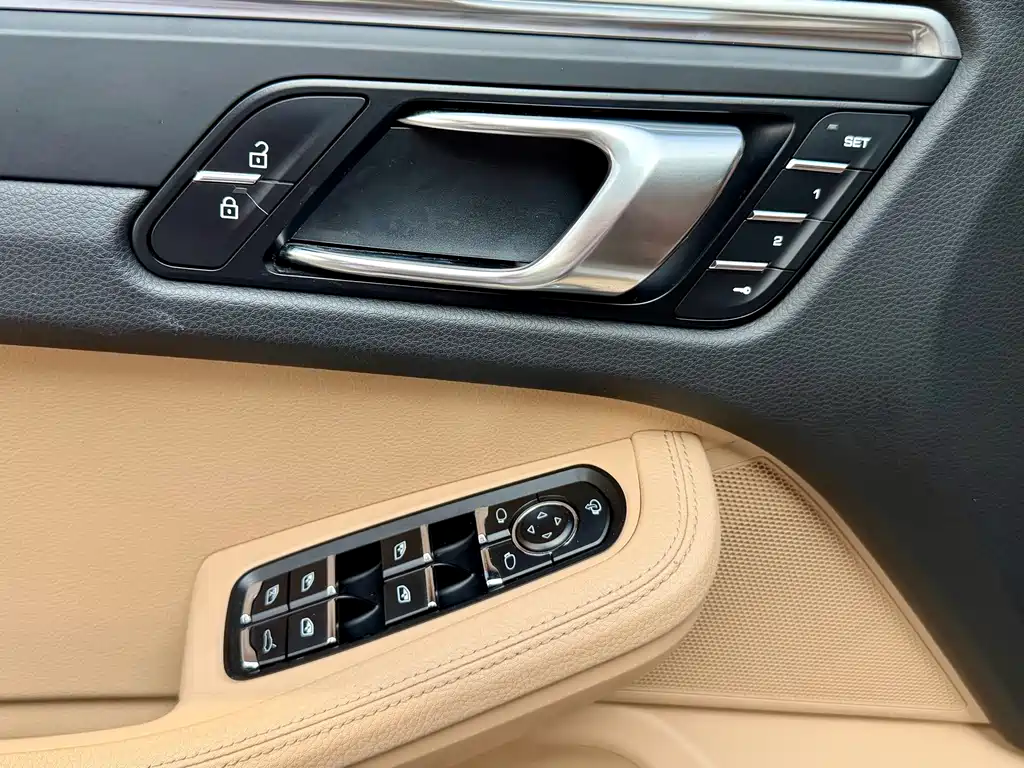 Porsche Macan 2020 — фото 10