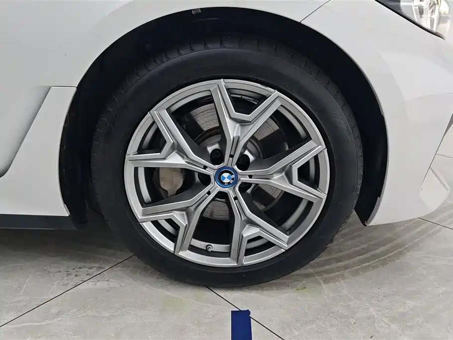 BMW i3 2023 — фото 6
