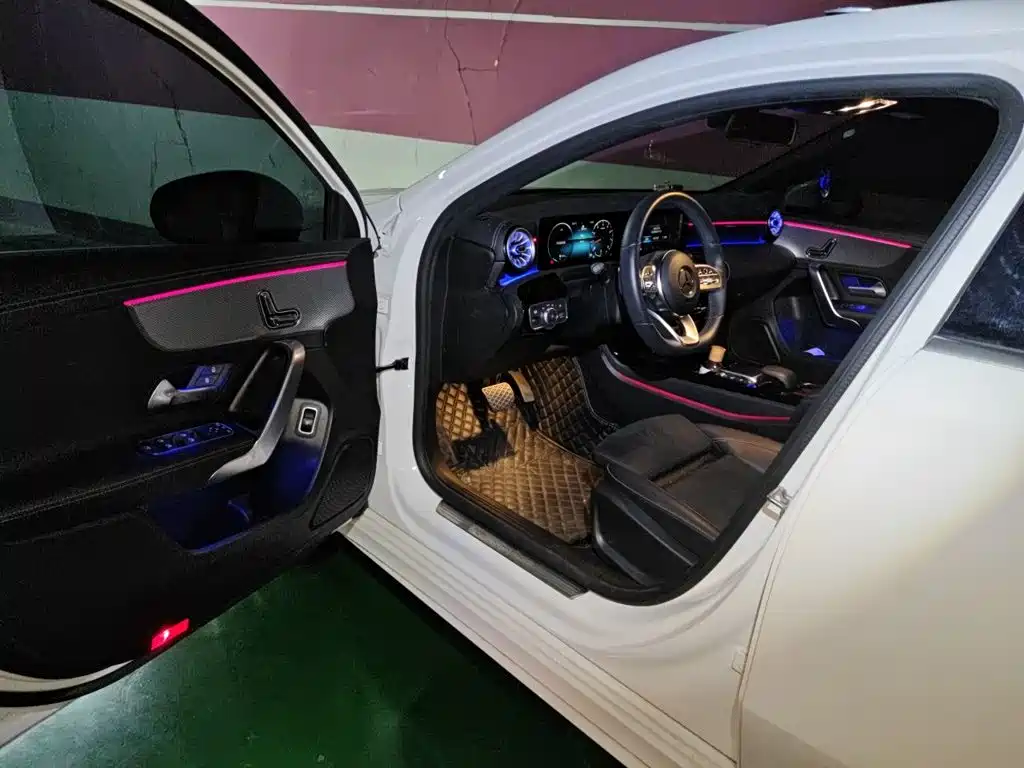 Mercedes-Benz A-Class 2022 — фото 12