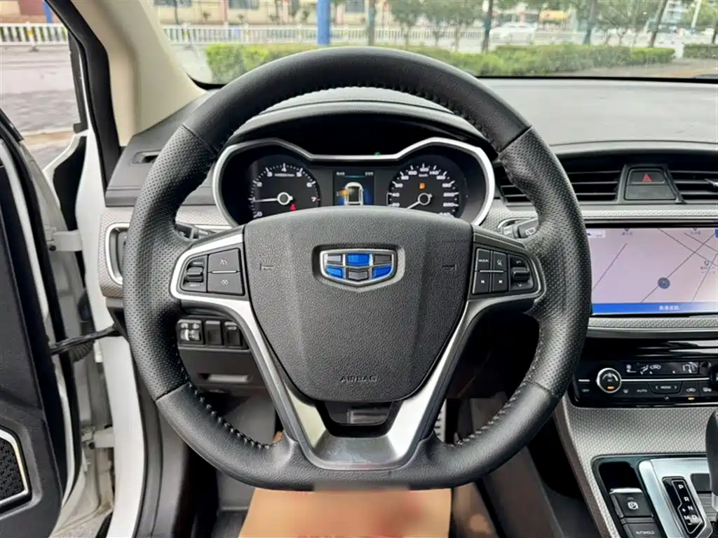 Geely Emgrand GS 2017 — фото 15
