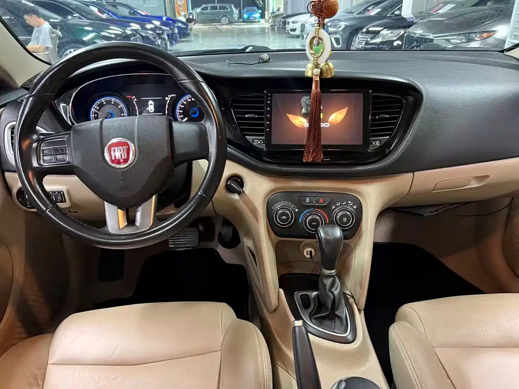Fiat Viaggio 2013 — фото 12