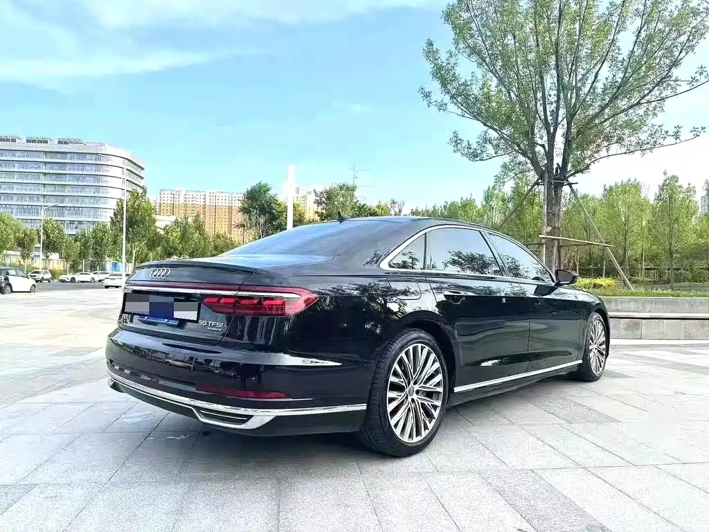 Audi A8 2021 — фото 4