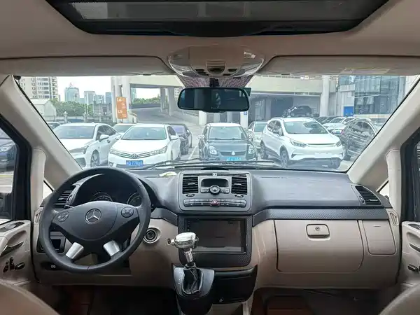 Mercedes-Benz Viano 2011
