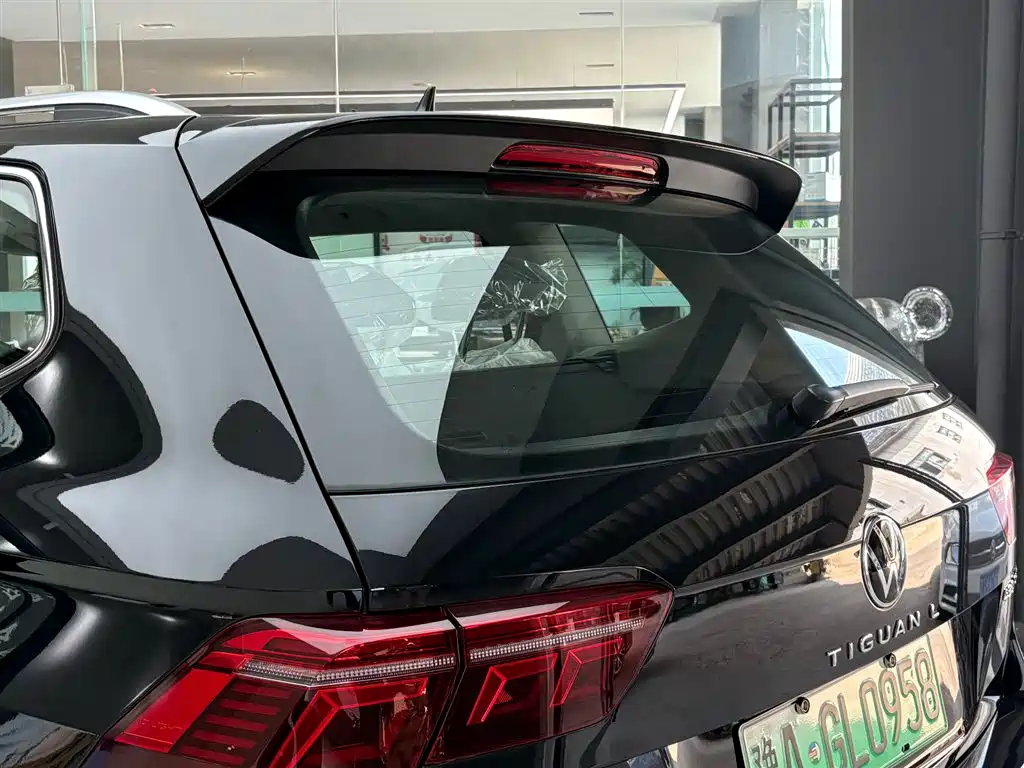 Volkswagen Tiguan L Plug-In Hybrid 2025 — фото 10