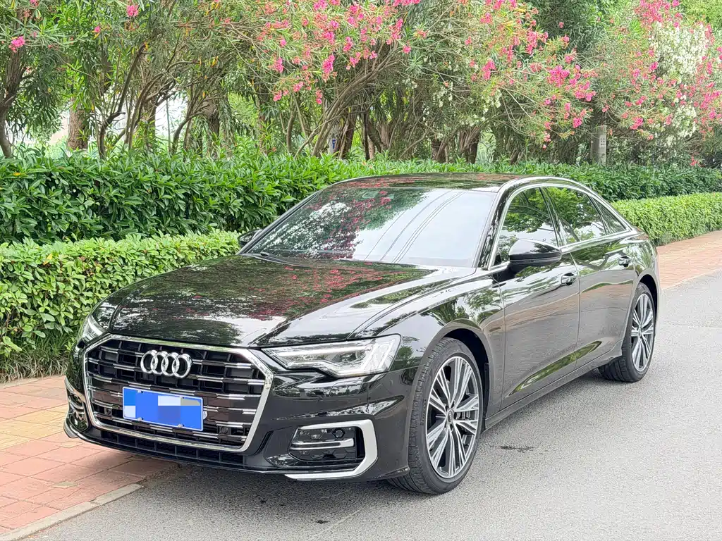 Audi A6L 2024 — фото 1