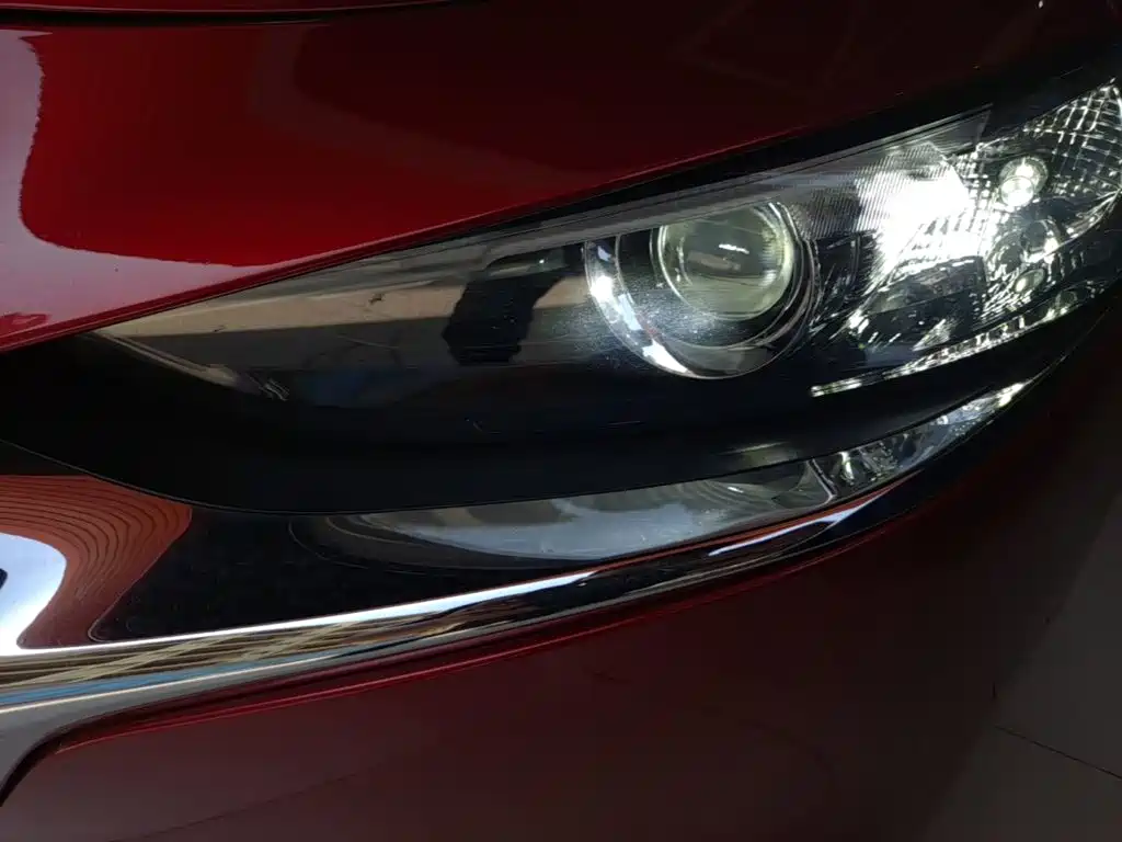 Mazda 3 Axela 2022 — фото 24
