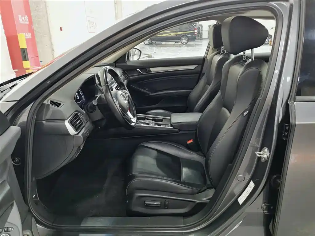 Honda Accord 2020 — фото 10