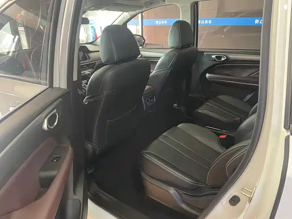 GAC Trumpchi M6 2023