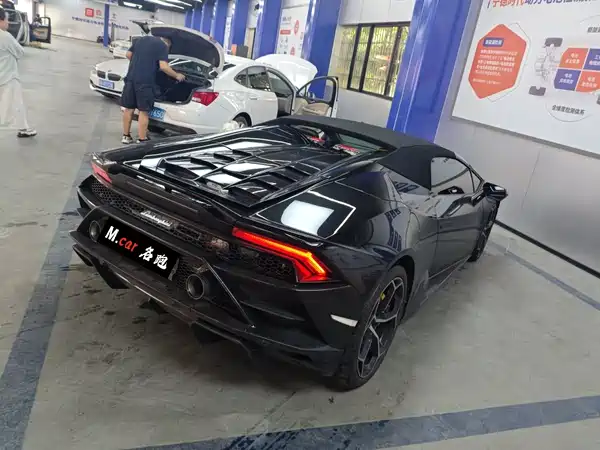 Lamborghini Huracan 2023