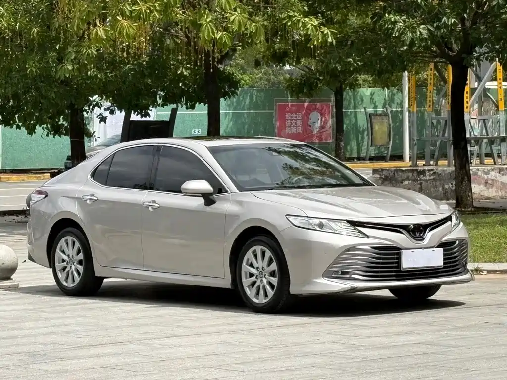 Toyota Camry 2020 — фото 16