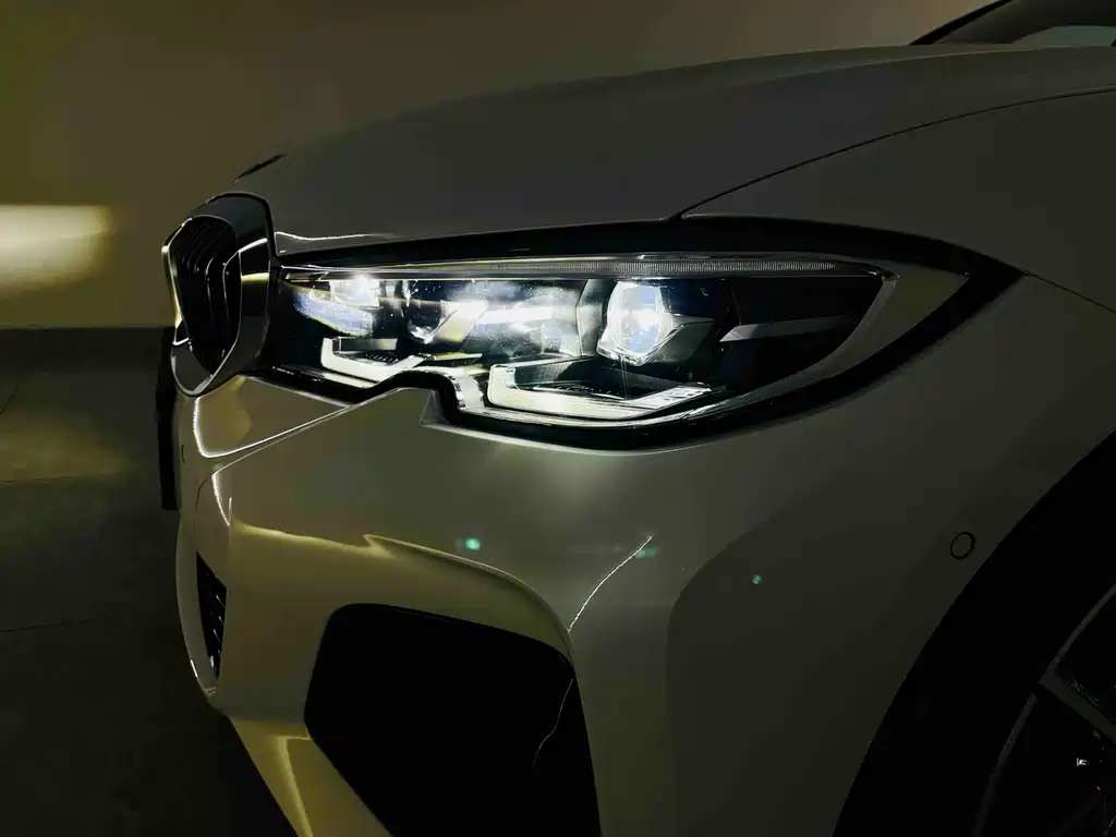 BMW 3 Series 2021 — фото 15