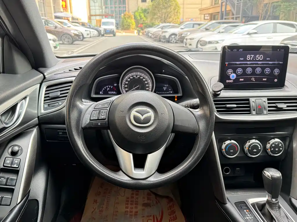 Mazda CX-4 2017 — фото 10