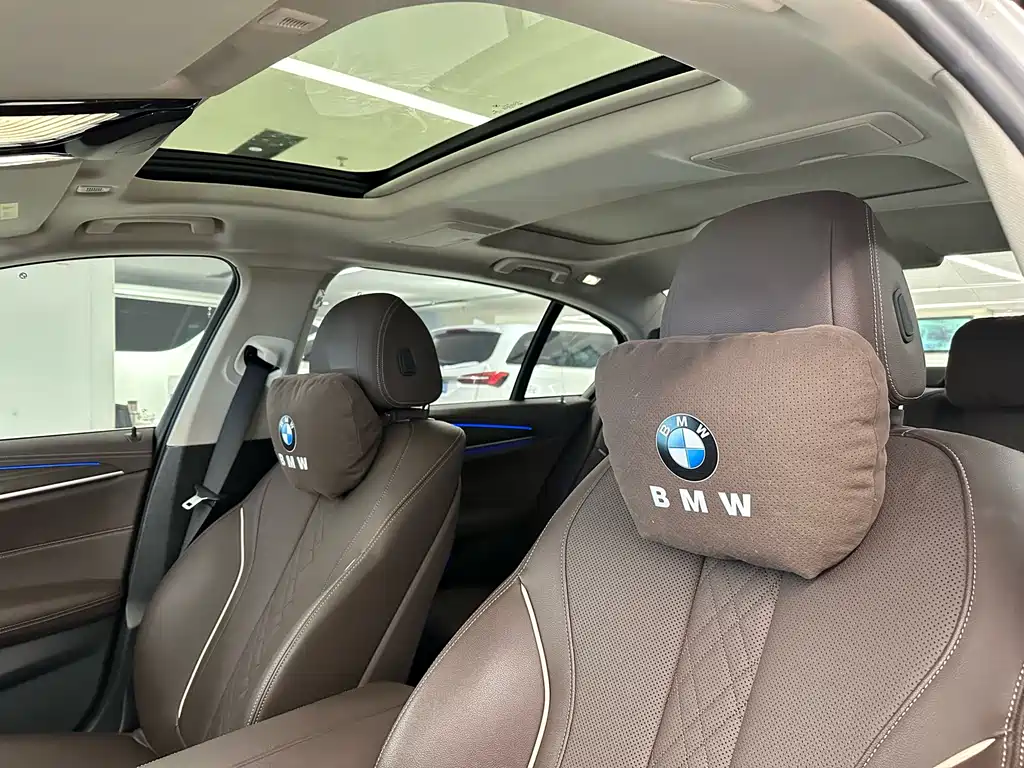 BMW 5 Series 2021 — фото 11