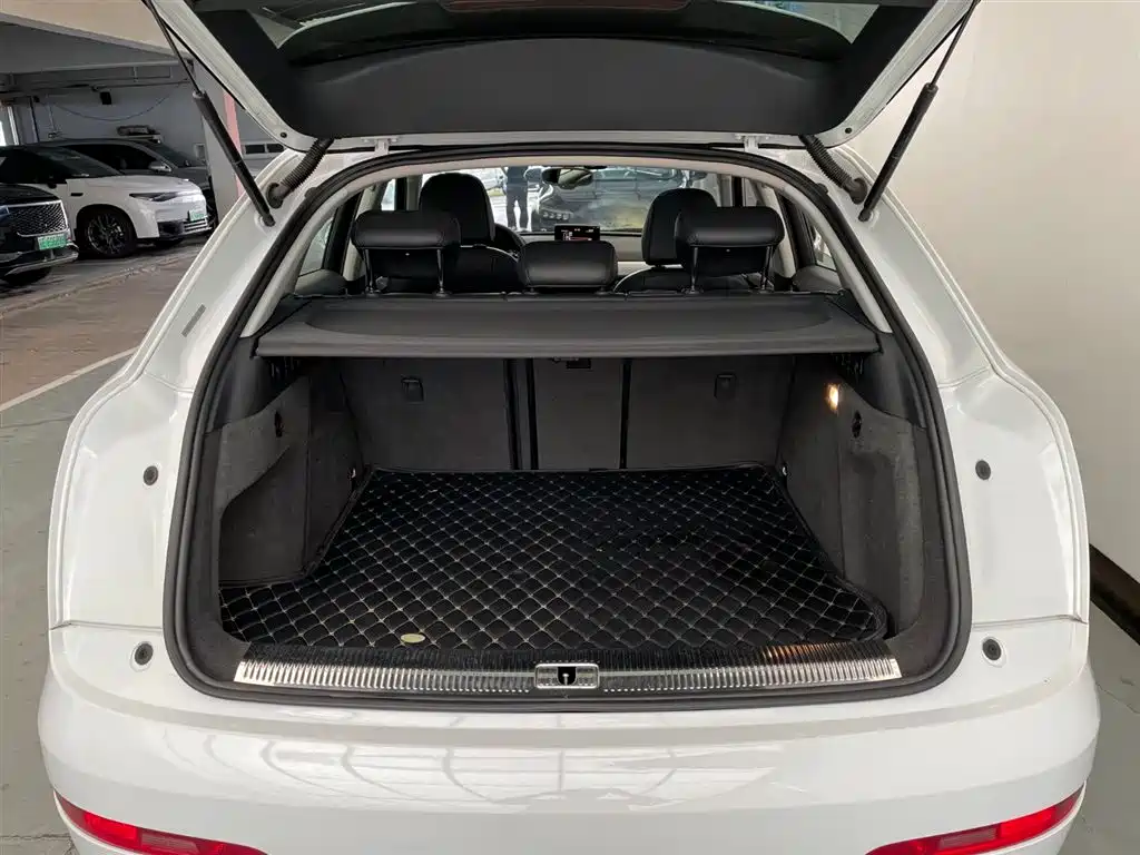 Audi Q3 2015 — фото 17