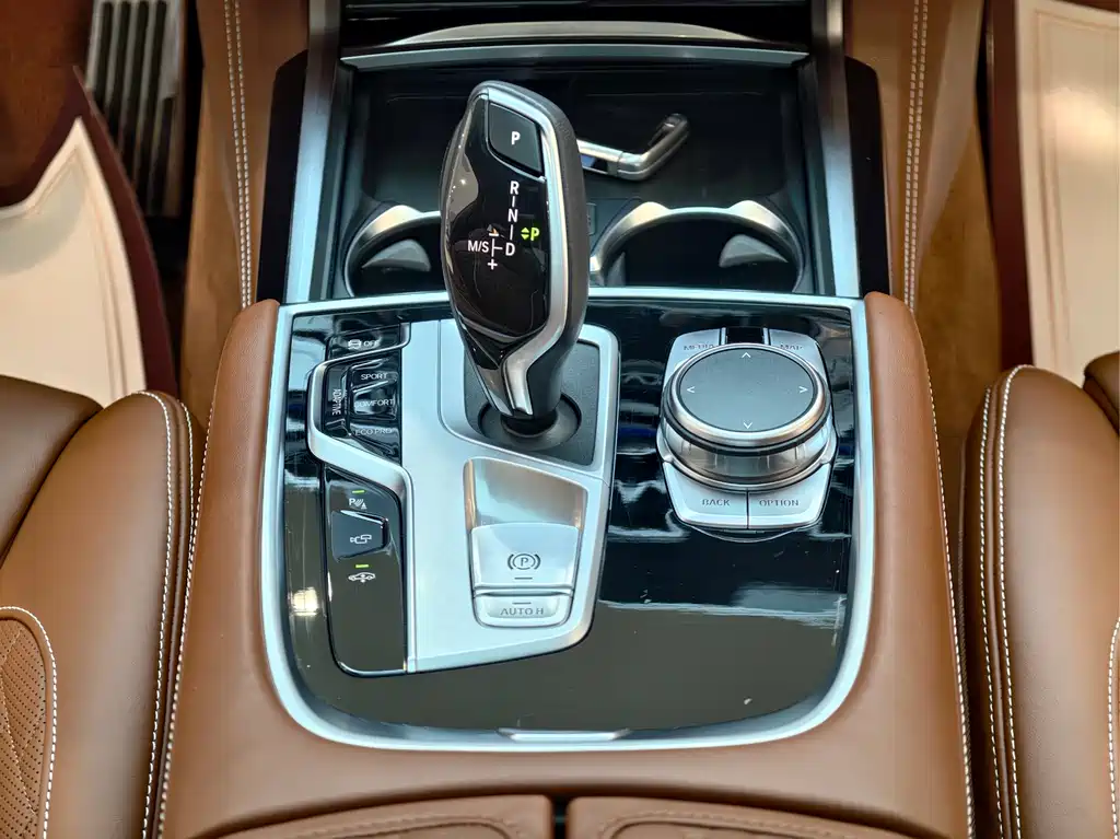 BMW 7 Series 2022 — фото 19