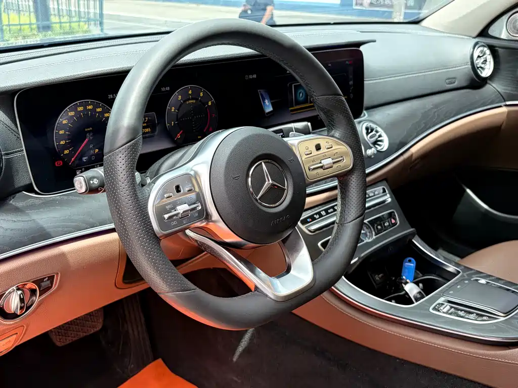 Mercedes-Benz E-Class 2019 — фото 11