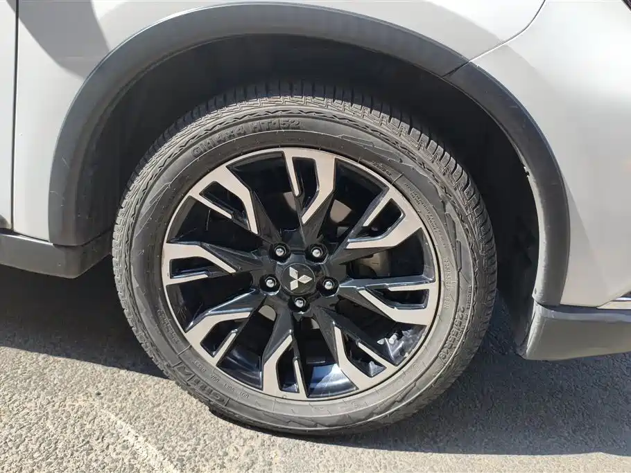 Mitsubishi Outlander 2021
