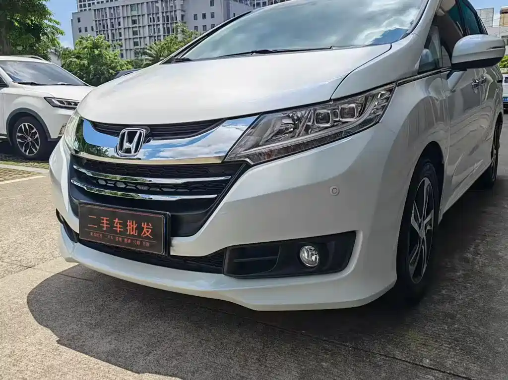 Honda Odyssey 2018 — фото 1