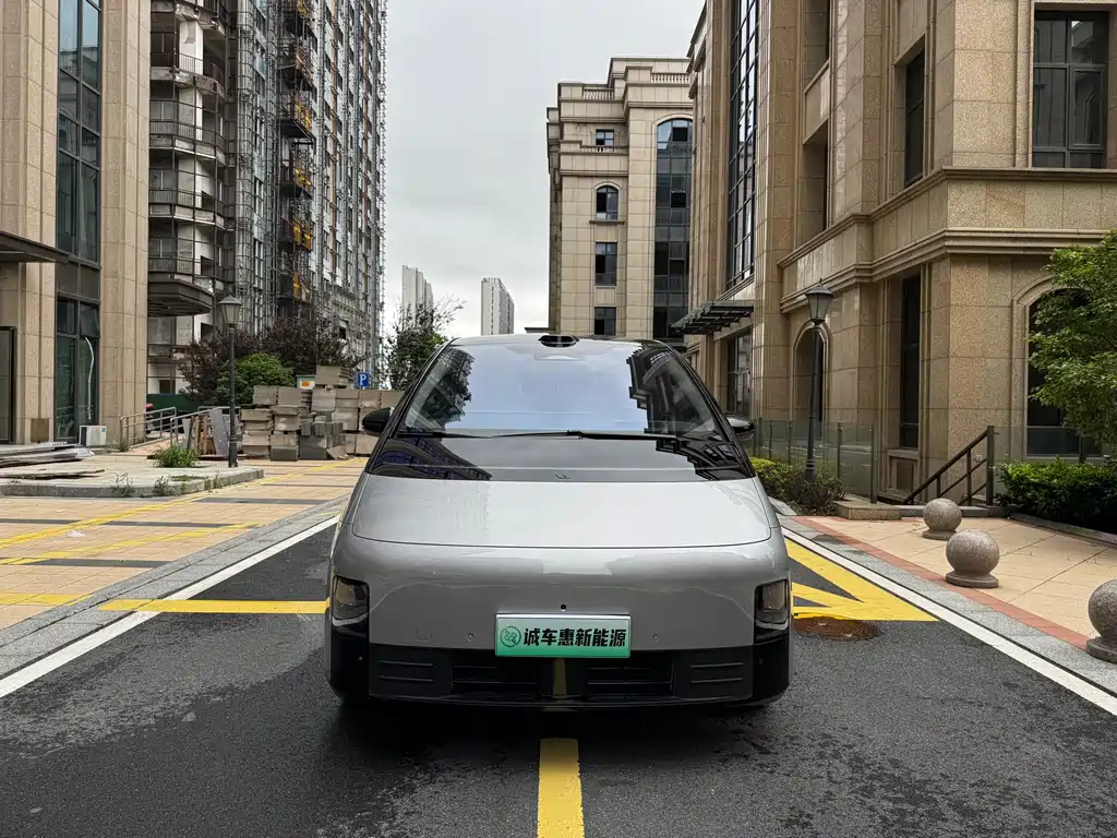 Li Auto Li MEGA 2025