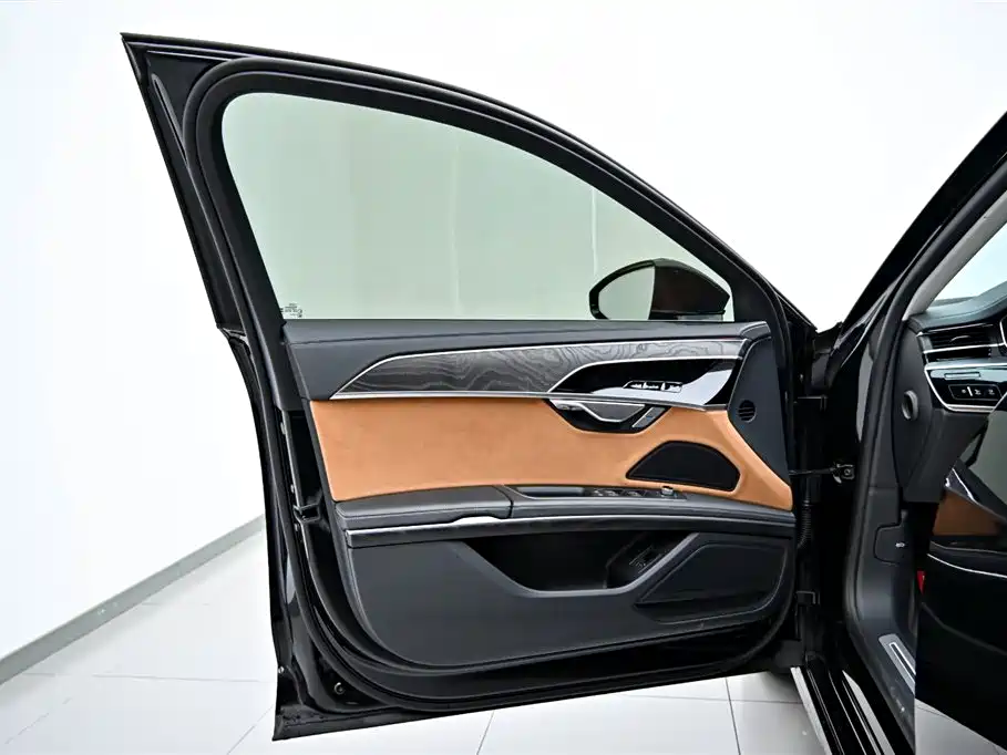 Audi A8 2025 — фото 20