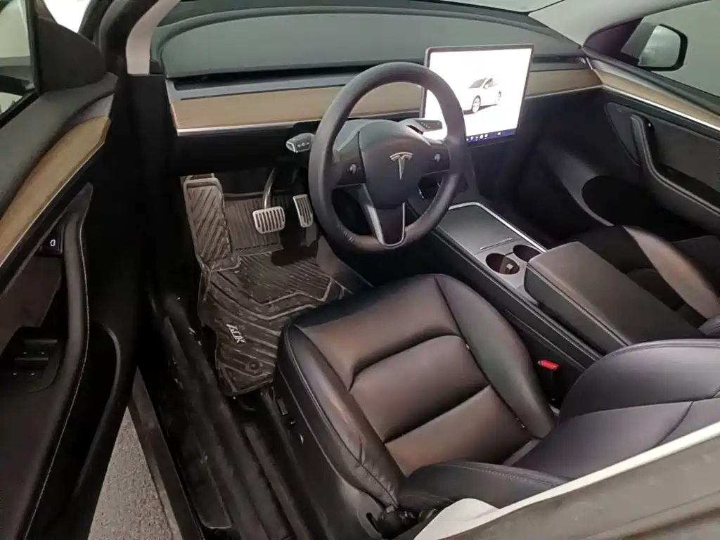 Tesla Model Y 2022 — фото 16