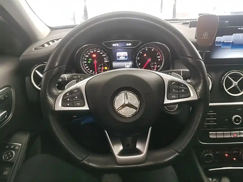 Mercedes-Benz GLA 2019 — фото 11