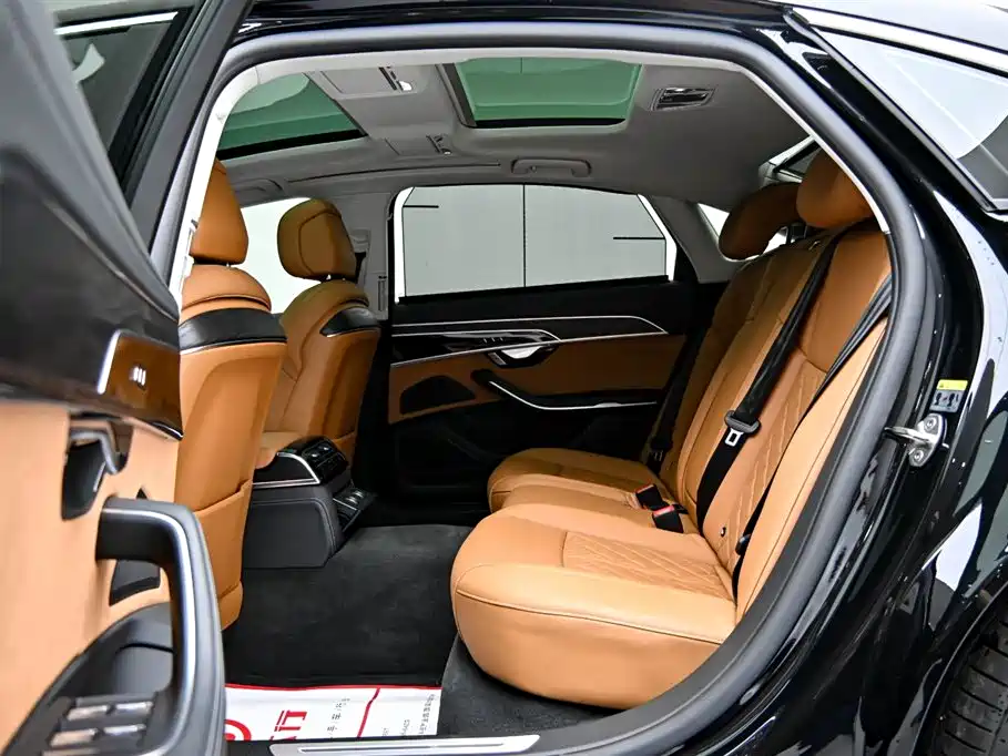 Audi A8 2025 — фото 12