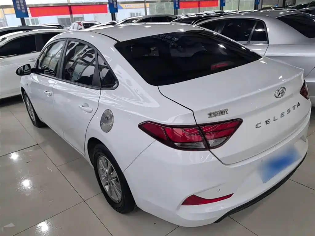 Hyundai Elantra 2019 — фото 5