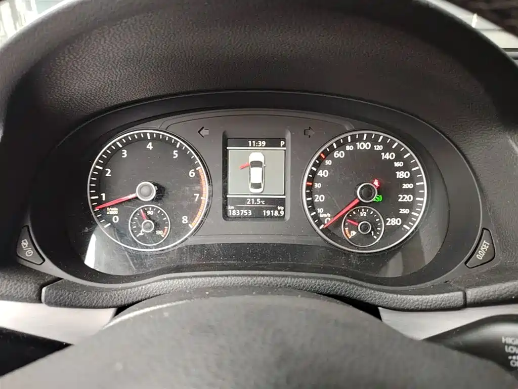 Volkswagen Passat 2015 — фото 12