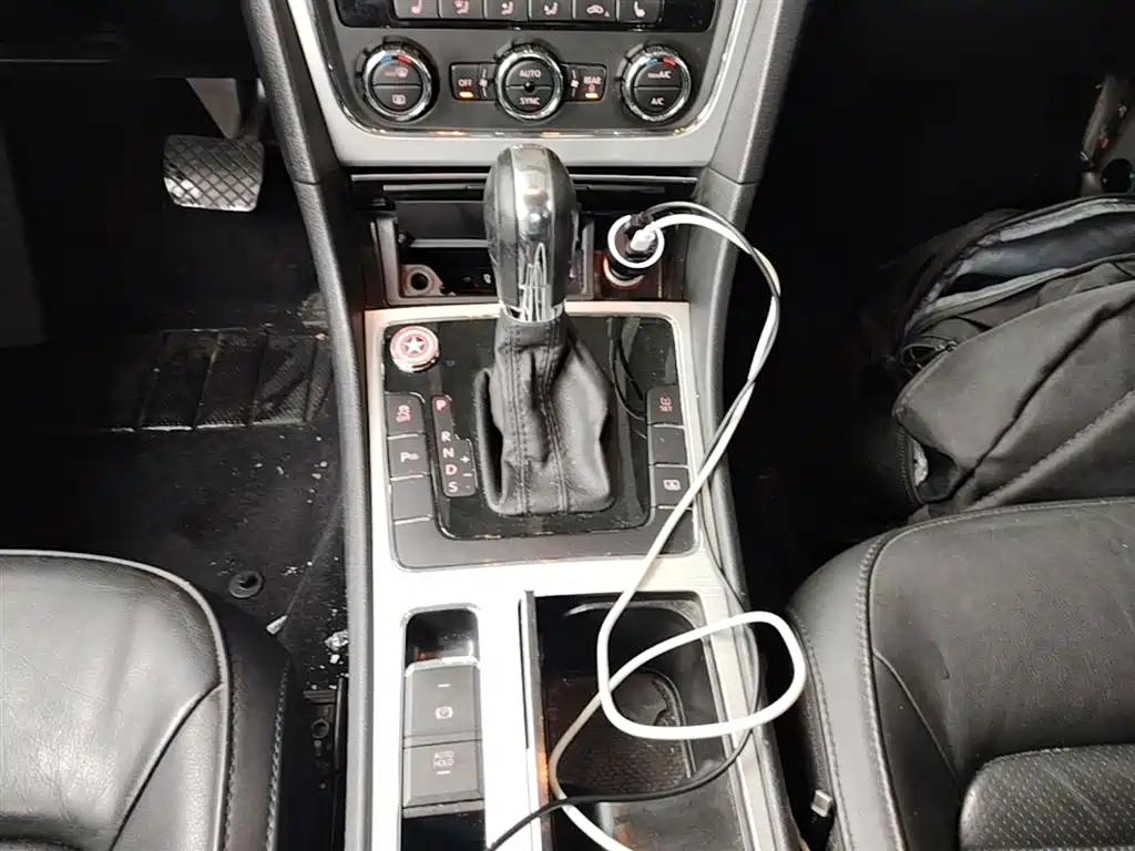 Volkswagen Passat 2015 — фото 14