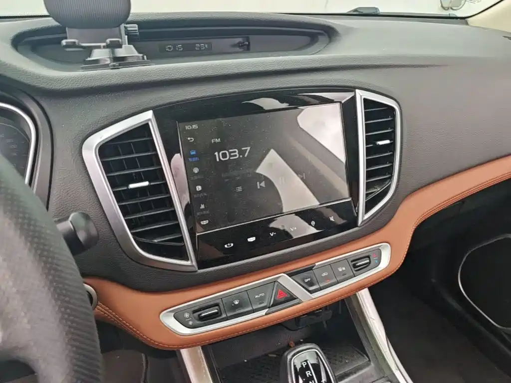Geely Vision X6 2019 — фото 13
