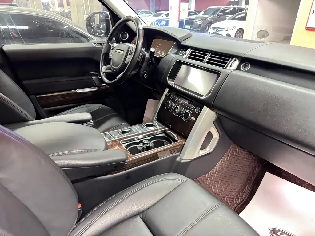 Land Rover Range Rover 2018 — фото 13