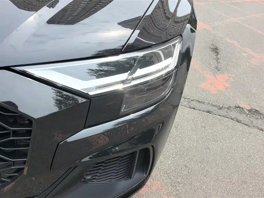 Audi Q8 2021