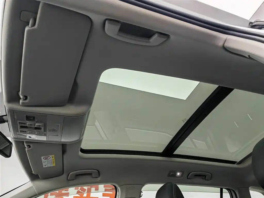 Volkswagen Tiguan L 2024 — фото 14