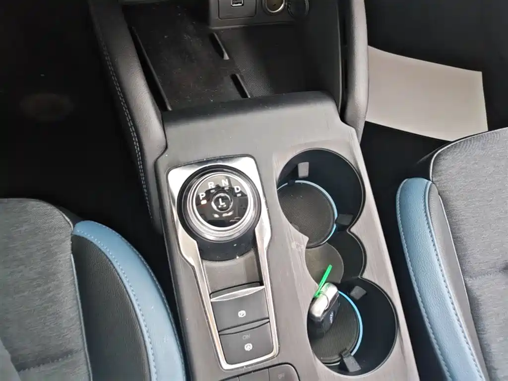 Ford Focus 2021 — фото 14