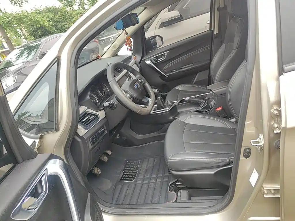 Geely Vision X3 2020 — фото 15