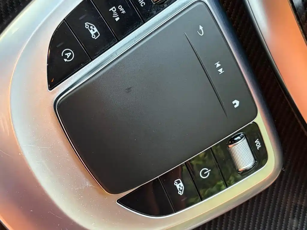 Mercedes-Benz V-Class 2023 — фото 26