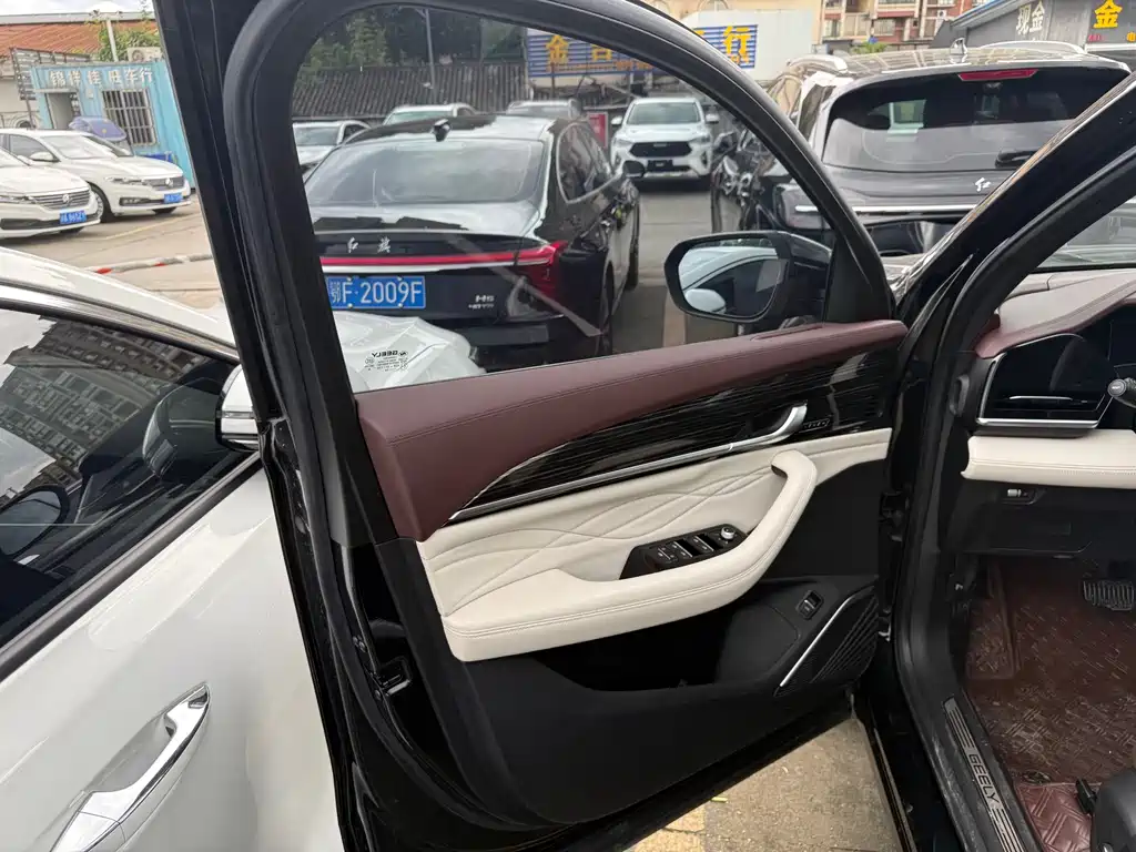 Geely Xingyue L 2024
