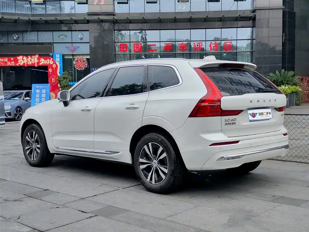 Volvo XC60 2024 — фото 4