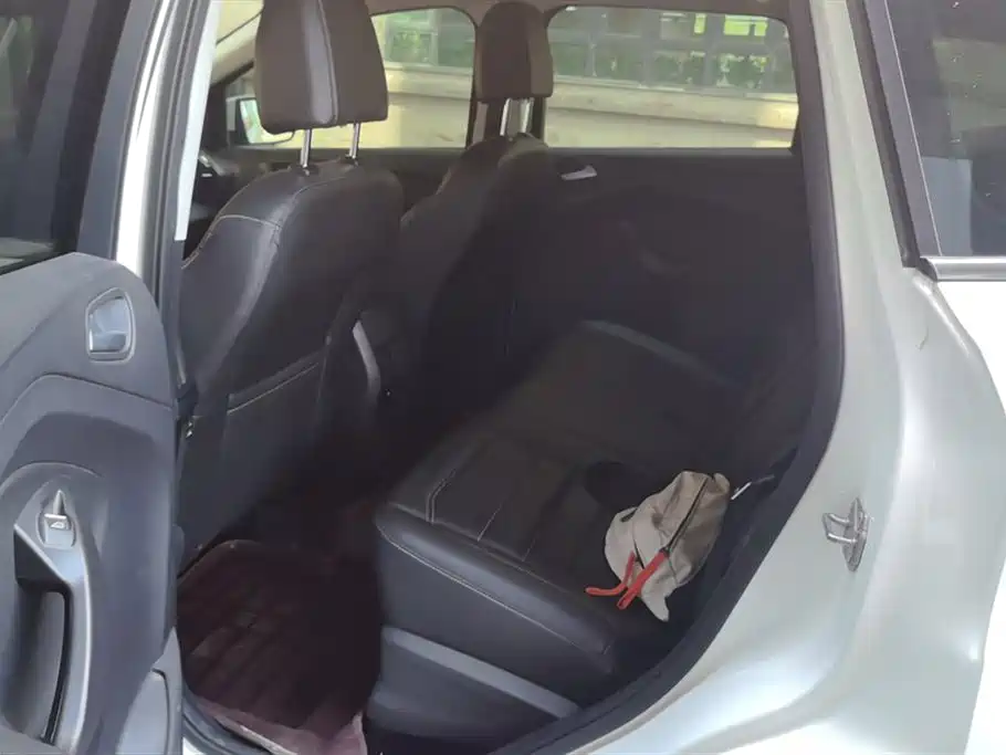 Ford Kuga 2020 — фото 11