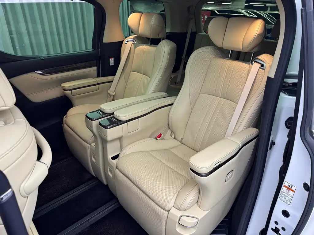 Toyota Alphard 2020 — фото 12