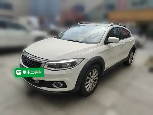 Qoros 3 2015