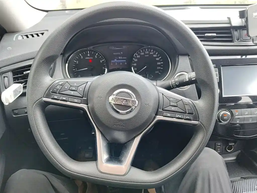 Nissan X-Trail 2018 — фото 11
