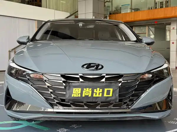 Hyundai Elantra 2022