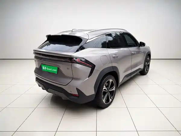 Geely Galaxy L7 2023